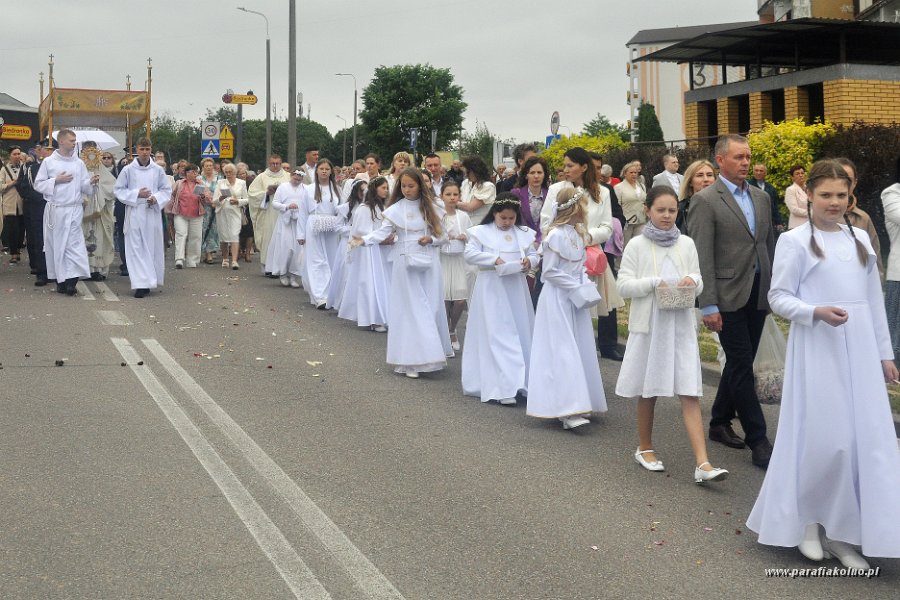 090 Procesja eucharystyczna.jpg